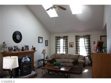 Den/Family/Great Room - Bright and sunny great roo