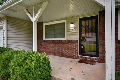 1119 W Morningside St-5