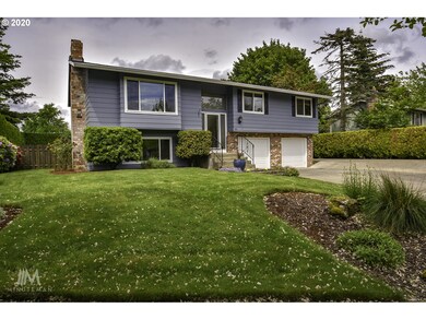 903 SW 27th Cir, Troutdale, OR 97060 - photo 2