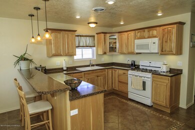 1322 Plum Tree Cir, Bloomfield, NM 87413 - photo 3