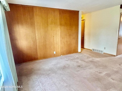 465 S Stephen St, Oregon, OH 43616 - photo 4