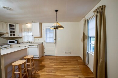 60 Benedict St, Riverside, RI 02915 - photo 4