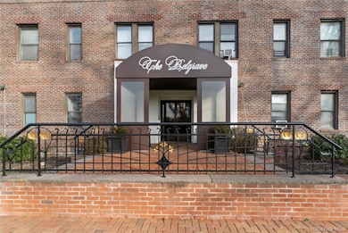 37 Brompton Rd unit 3D, Great Neck, NY 11021 - photo 3