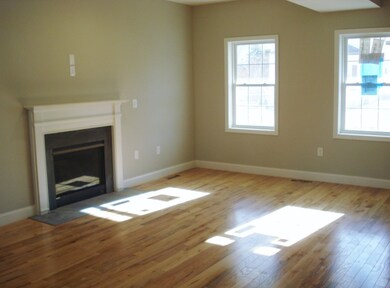 4 Arthur St, Haverhill, MA 01832 - photo 7