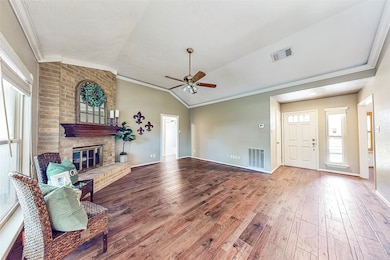 1405 Edinburgh Dr, Friendswood, TX 77546 - photo 6