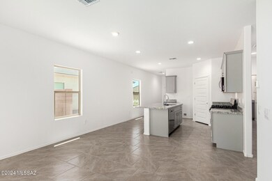 14_Amber_H30A_GrayCabinets