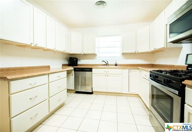 110 Carothers St, Copperas Cove, TX 76522 - photo 3