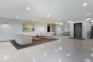 90 S Park Ave unit B2, Rockville Centre, NY 11570 - photo 4