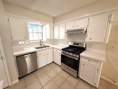 Updated kitchen! Stainless steel appliances, quartz. Light and bright