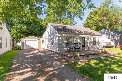 1609 Broadway St, Lincoln, IL 62656 - photo 2