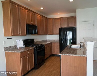 25320 Nesting Square, Chantilly, VA 20152 - photo 2