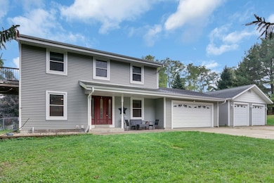 W2585 Long Meadow Dr, Elkhorn, WI 53121 - photo 3