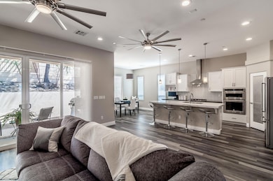 Denovan-1053MontroseDr-14