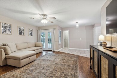 1205 Crestridge St, Ennis, TX 75119 - photo 3