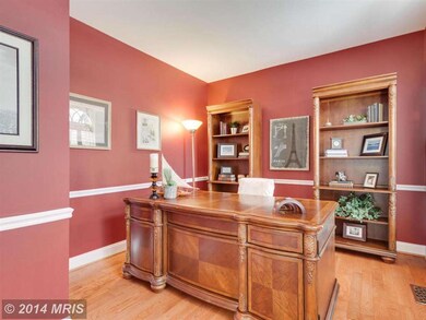 1146 Round Pebble Ln, Reston, VA 20194 - photo 3