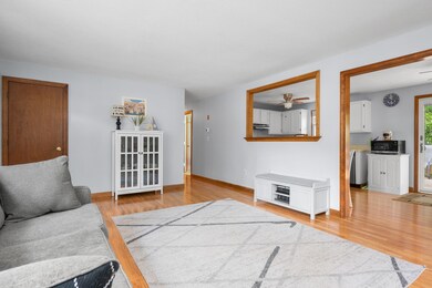 69 Greenbrier Ln, Hyannis, MA 02601 - photo 4