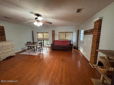 1309 Pascagoula St, Pascagoula, MS 39567 - photo 6