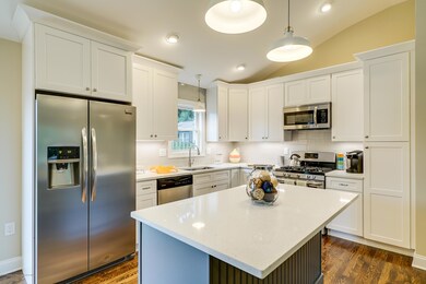 22 Oakcrest Dr, Neptune, NJ 07753 - photo 6