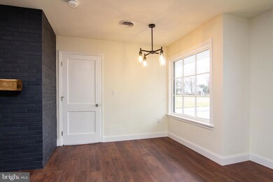 5887 Oakland Rd, Sykesville, MD 21784 - photo 4