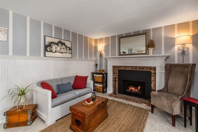 32 Laurel Ln, Hampton, NH 03842 - photo 3