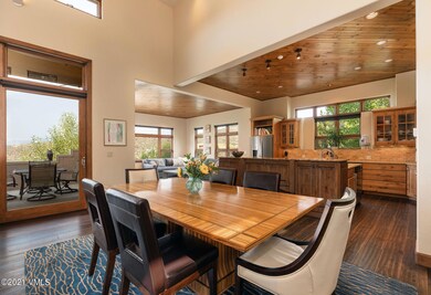 341_foal_circle_interior_dining