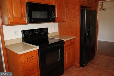 300 Chapel Ct unit 210, Walkersville, MD 21793 - photo 7