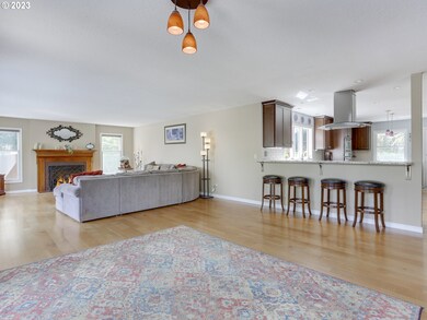 2140 Valley Ct, West Linn, OR 97068 - photo 6