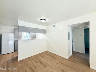 564 Lincoln Ave unit B, Prescott, AZ 86301 - photo 2