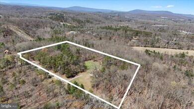 388 Fragrance Ln, Hedgesville, WV 25427 - photo 3