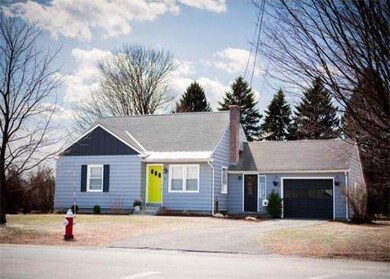 50 Davis St, Turners Falls, MA 01376 - photo 2