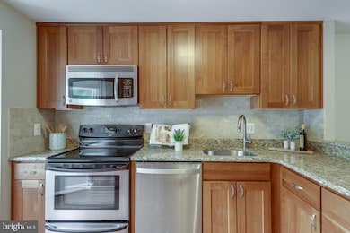 1739 Quietree Dr, Reston, VA 20194 - photo 6