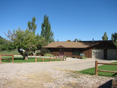 107 E 400 N, Parowan, UT 84761 - photo 2