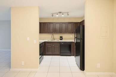 11340 Royal Palm Blvd unit 11340, Coral Springs, FL 33065 - photo 5