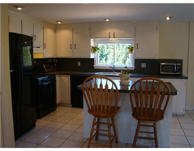 81 Mount View Dr, Cranston, RI 02920 - photo 5