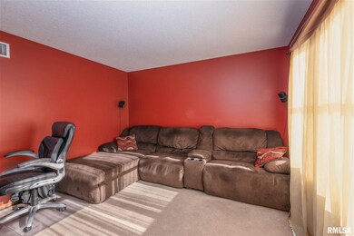 2602 W 62nd St, Davenport, IA 52806 - photo 3