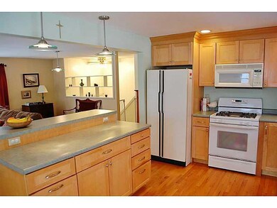 10 Merrill Rd, Freeport, ME 04032 - photo 3