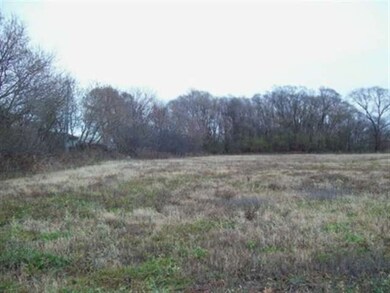 2541 S Terrace St, Janesville, WI 53546 - photo 3