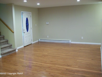 403 Somerset Dr, East Stroudsburg, PA 18301 - photo 4