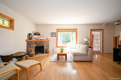 81-11 64th Rd, Flushing, NY 11379 - photo 5