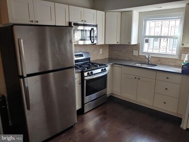 2040 S 18th St unit 2, Philadelphia, PA 19145 - photo 4