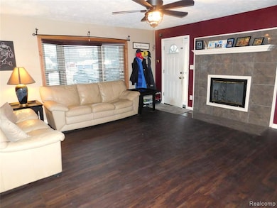 21367 Wendell St, Clinton Township, MI 48036 - photo 6