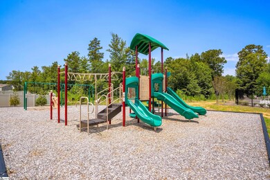 709 Bayridge Rd, Simpsonville, SC 29680 - photo 4