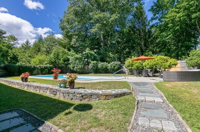 41 Stonybrook Rd Cape-large-002-048-Back