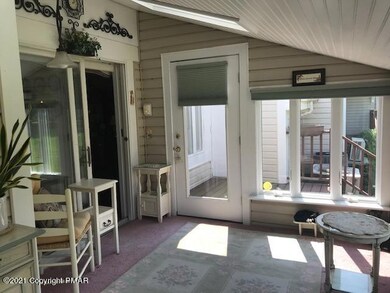 110 Duck Hollow Cir, Stroudsburg, PA 18360 - photo 4