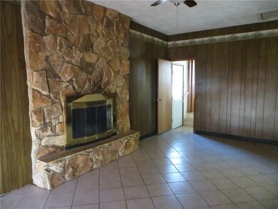 1513 E 26th St, Des Moines, IA 50317 - photo 7