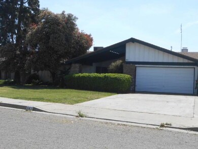 045-903734 - Front of House Right