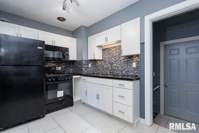 1030 E 18th St, Davenport, IA 52803 - photo 5