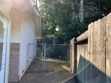 1710 W Park Dr, Florence, OR 97439 - photo 4