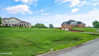 3-825 Berkeley Dr-01