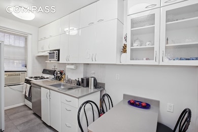 333 E 80th St unit 1G, New York, NY 10075 - photo 4